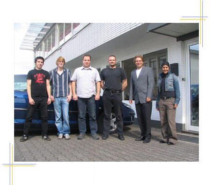 Gruppenbild mit Dame